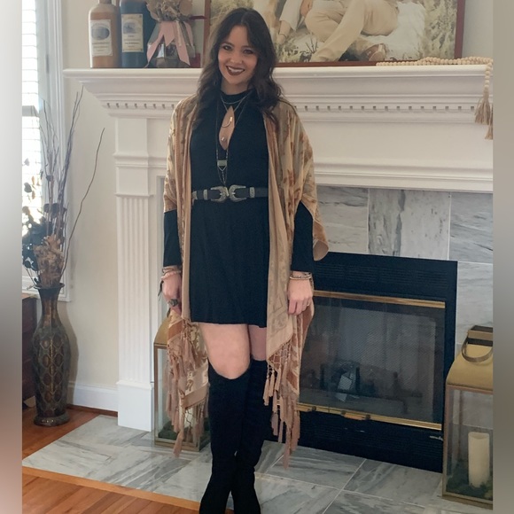 Meet your Posher, Kaela - Picture 4 of 7